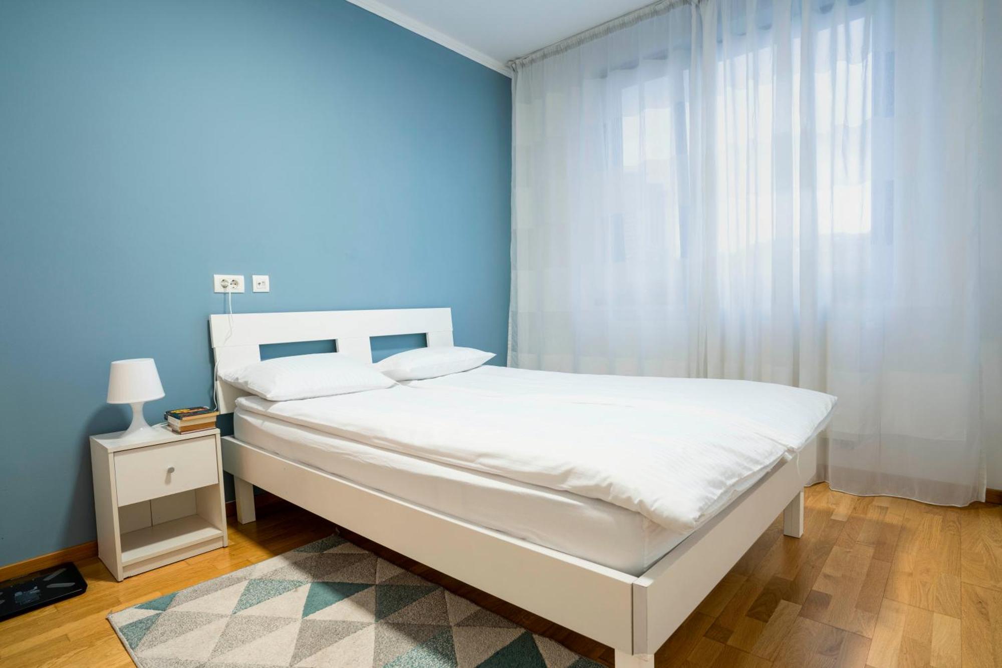Apartment Sunny Modern 1-bedroom