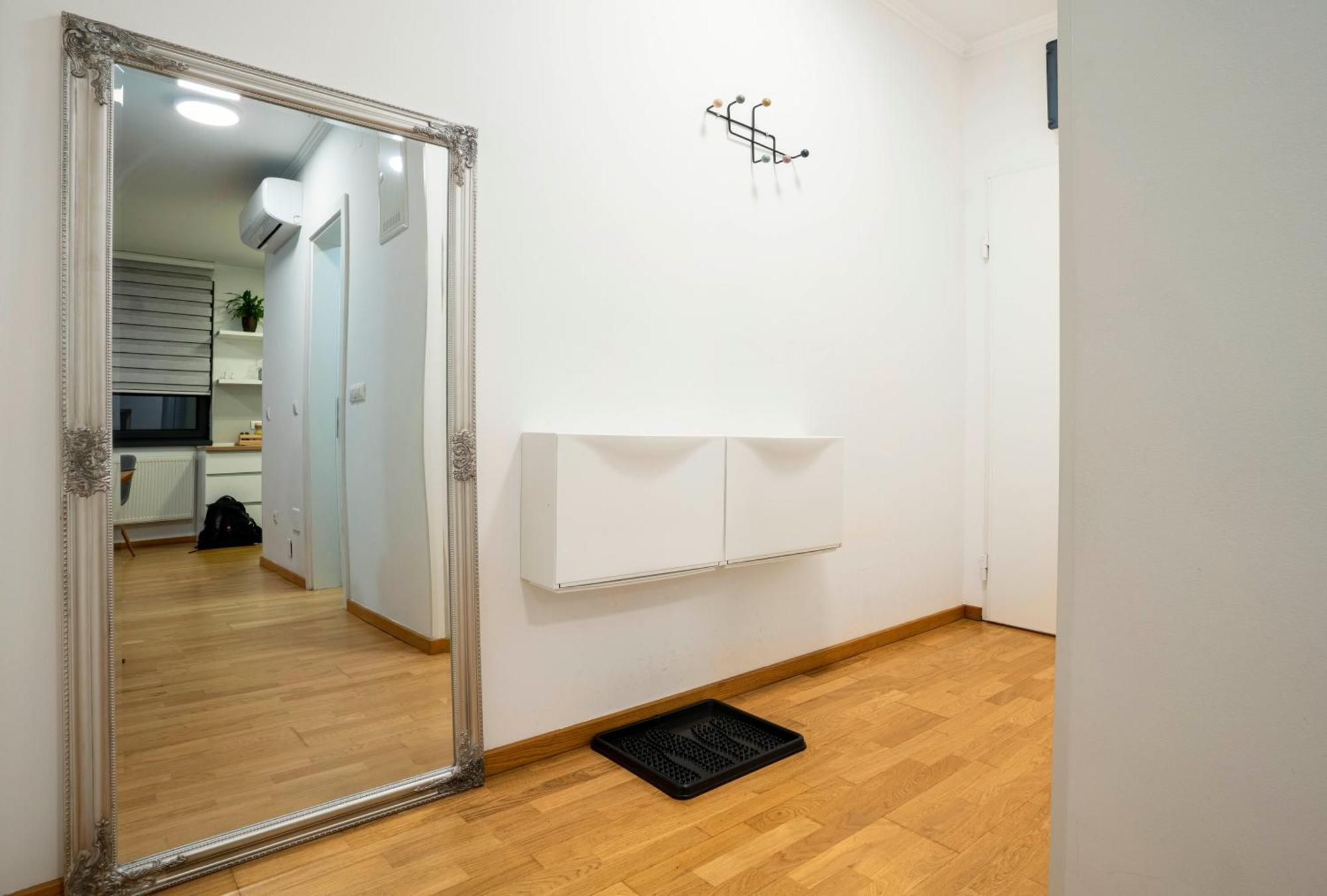 Apartment Sunny Modern 1-bedroom